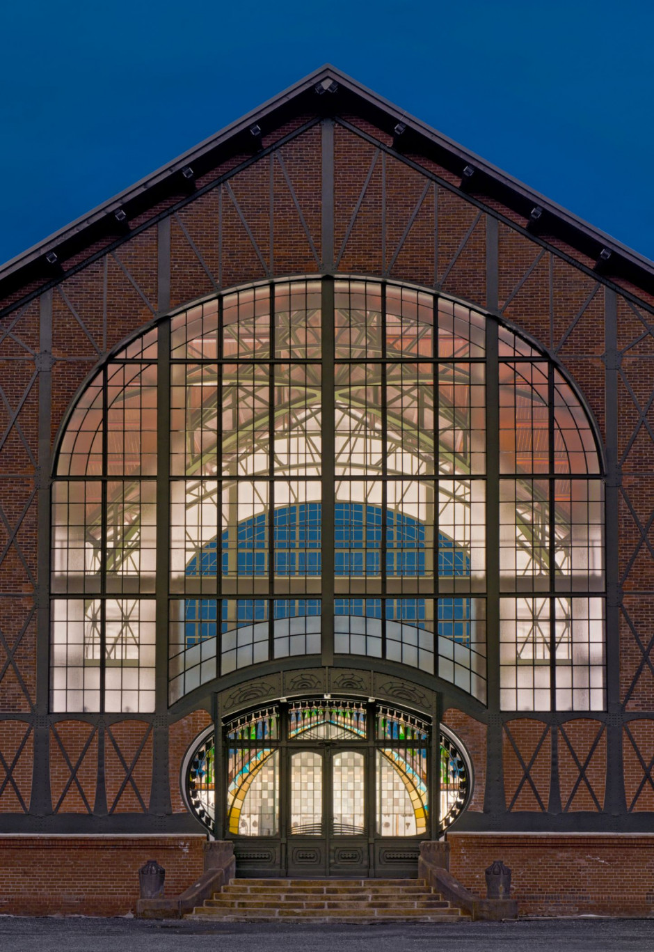 Die Maschinenhalle der Zeche Zollern in Dortmund mit ihrem berühmten Jugendstilportal gilt als Keimzelle der Industriekultur in Deutschland. © LWL-Industriemuseum / Martin Holtappels